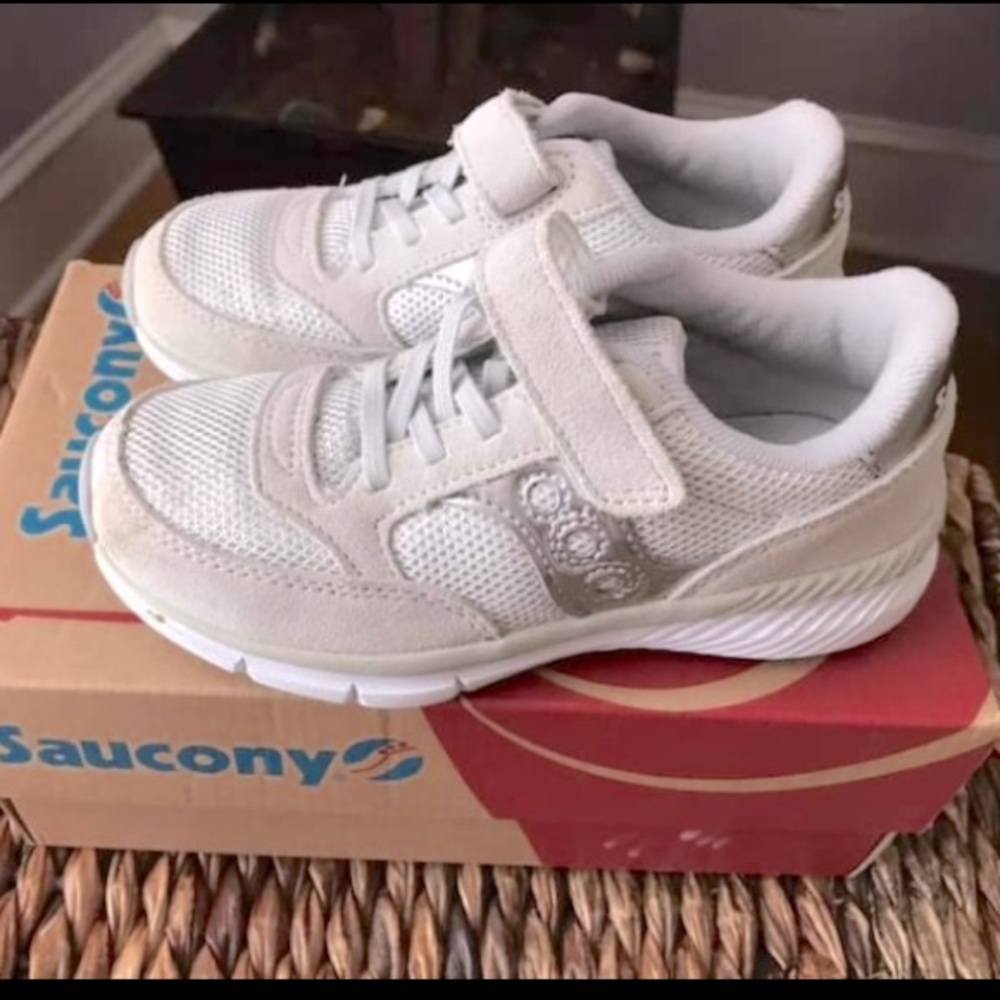 Saucony Jazz tennis shoes